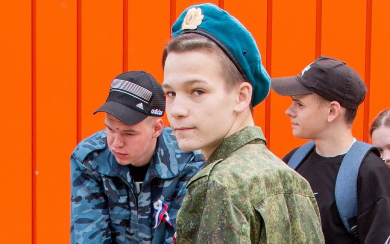 Военно-спортивная игра «Служу России».
